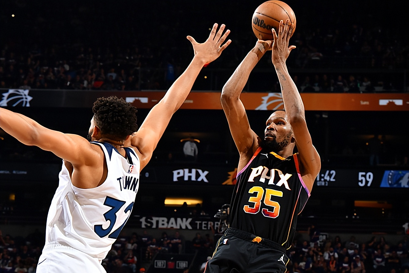 NBA季后赛今晨走向成谜;武汉三镇强势反弹;悬念犹存;纪律约束更严格 NBA季后赛今晨走向成谜;武汉三镇强势反弹;悬念犹存;纪律约束更严格